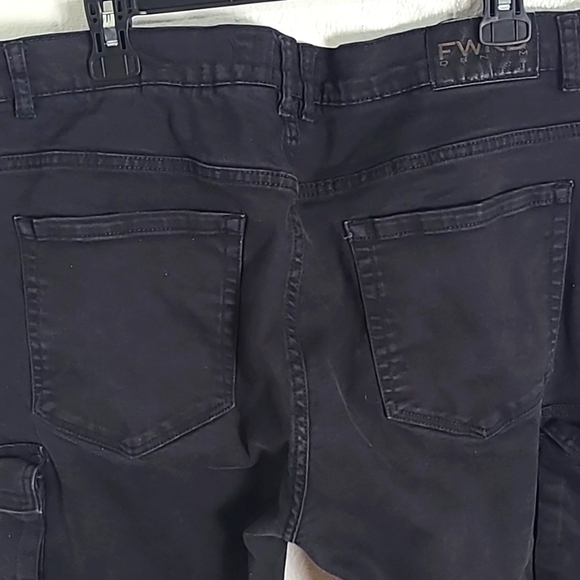 FWRD Black and Orange Cargo Shorts, Size 44 - Picture 6 of 10